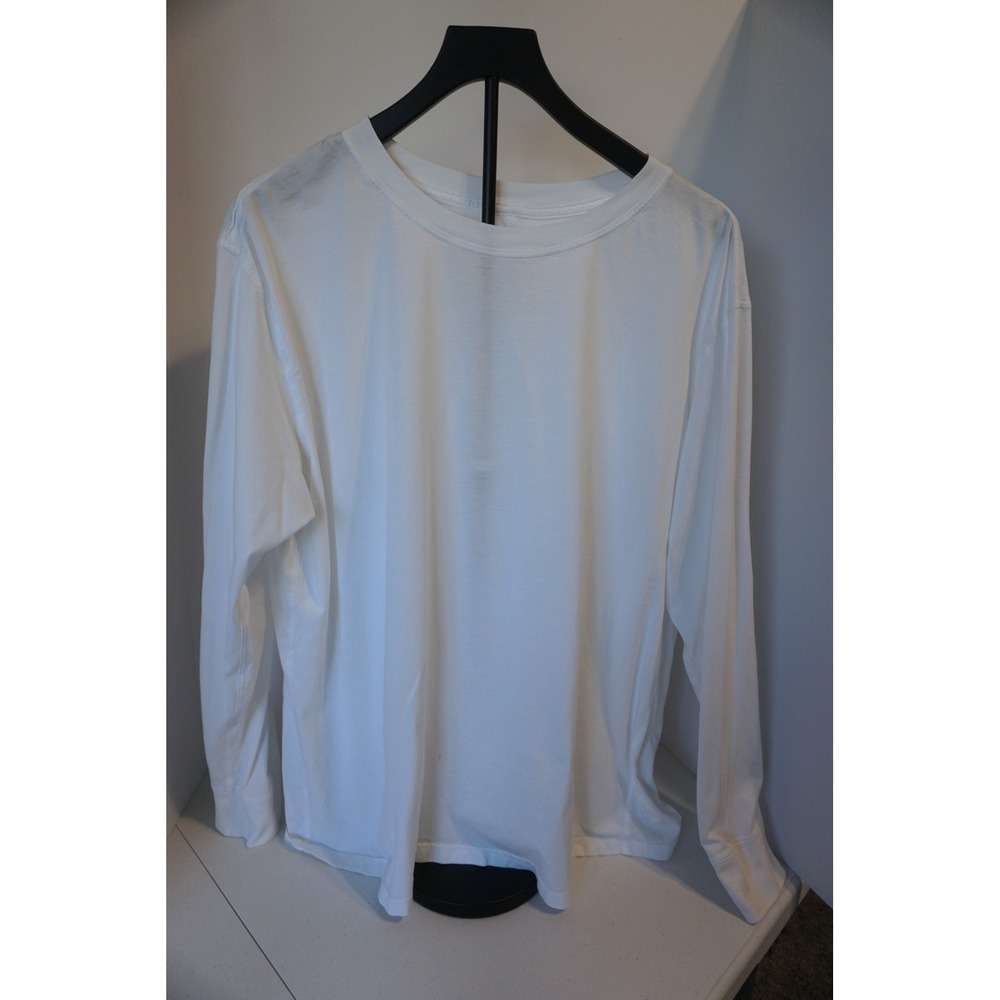 Lululemon White Long Sleeve Crew Neck Activewear Top with Back Seam Detail